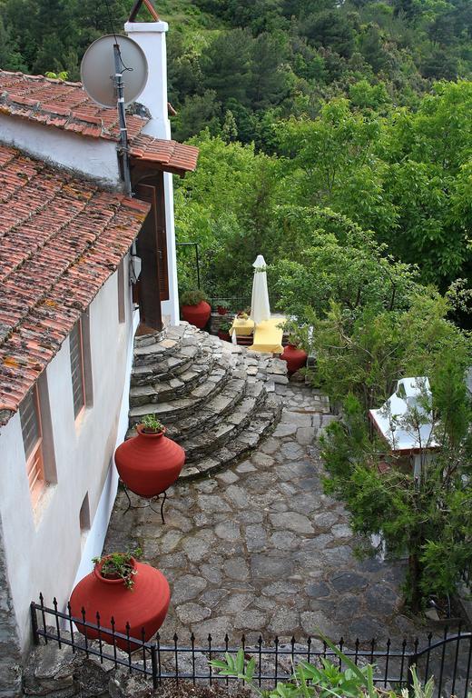Katoikia Me Ta Pitharia Villa Принос Екстериор снимка