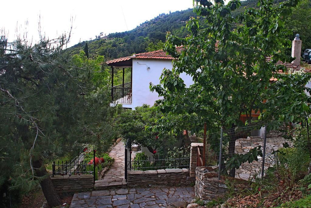 Katoikia Me Ta Pitharia Villa Принос Екстериор снимка