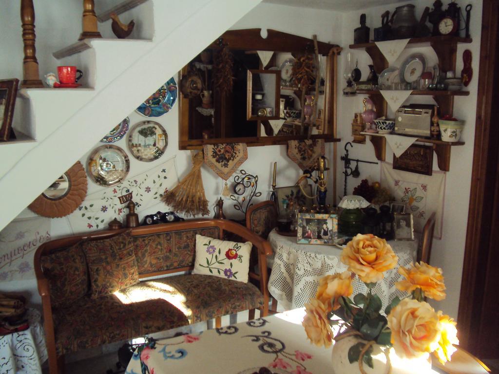 Katoikia Me Ta Pitharia Villa Принос Екстериор снимка