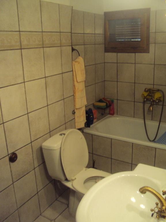 Katoikia Me Ta Pitharia Villa Принос Екстериор снимка